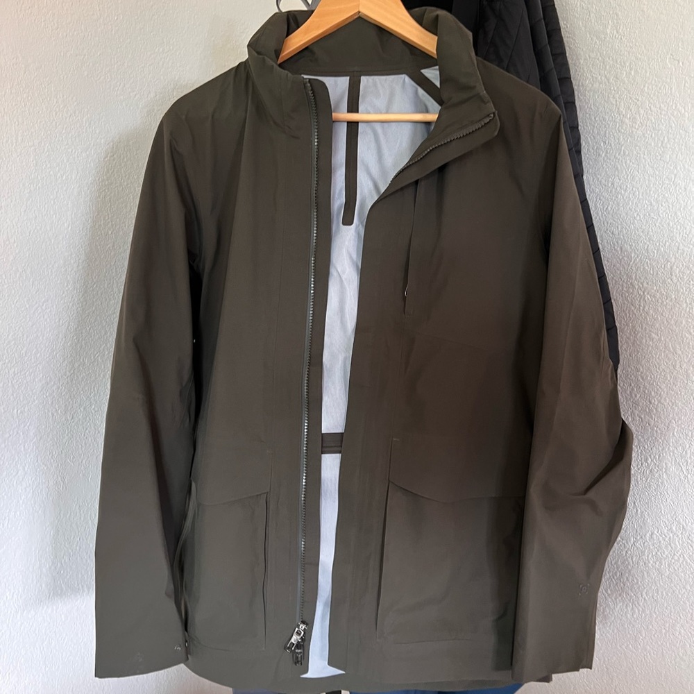 Lululemon Men’s Storm Field Jacket - Green - Medium